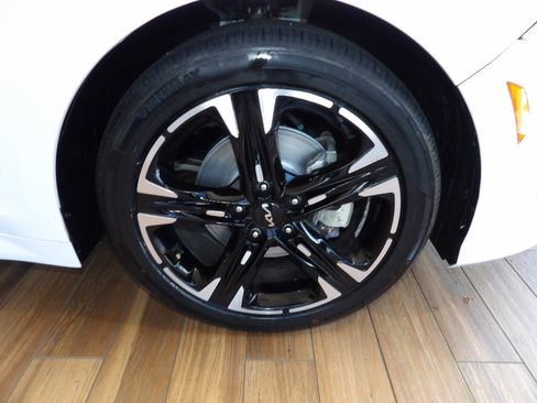 Used 2022 Kia K5 GT-Line AWD/4WD image 4