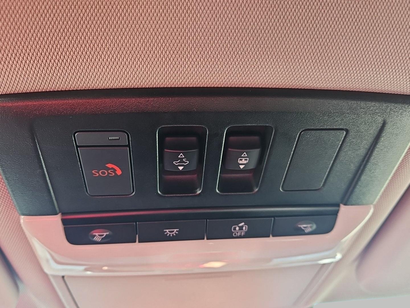 Used 2024 Mitsubishi Outlander AWD image 27