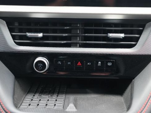Used 2025 Ford Explorer ST AWD/4WD image 32