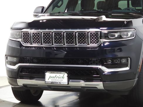 Used 2022 Jeep Grand Wagoneer Series II AWD/4WD image 3