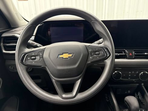Used 2025 Chevrolet TrailBlazer LT FWD image 15