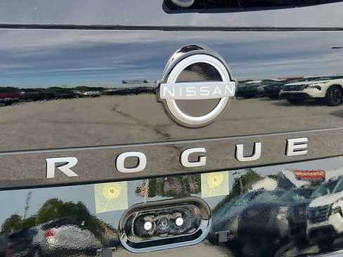 New 2026 Nissan Rogue SV w/ SV Premium Package image 18
