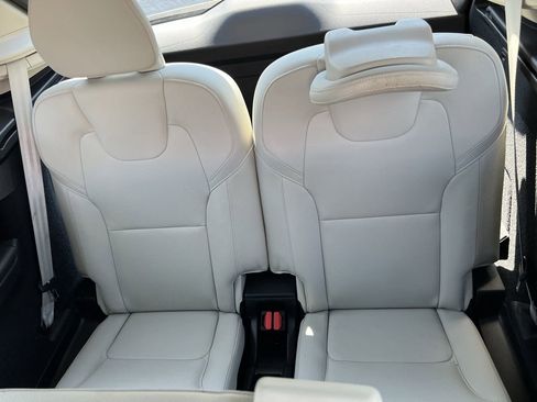 Used 2019 Volvo XC90 T5 Momentum w/ Protection Package Premier image 13