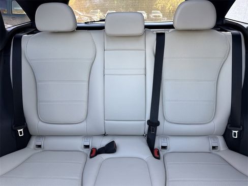 New 2026 Mercedes-Benz GLC 300 4MATIC image 32