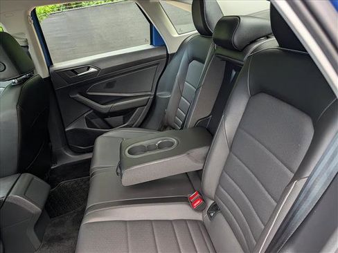 Used 2022 Volkswagen Jetta SE w/ Panoramic Sunroof Package FWD image 23