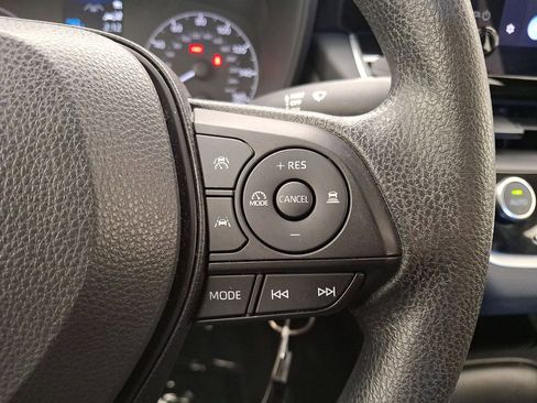 Used 2023 Toyota Corolla LE image 18