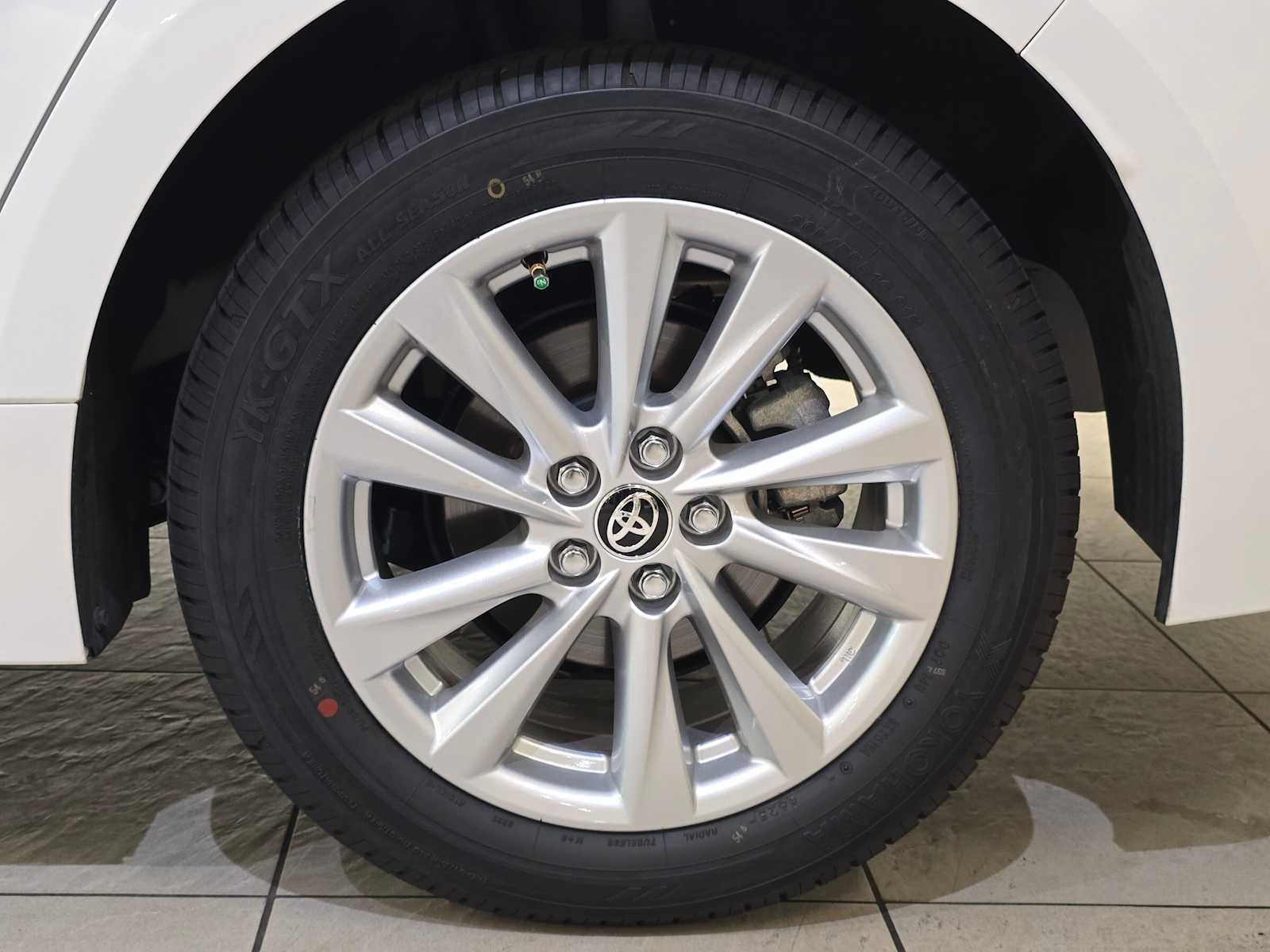 Used 2025 Toyota Corolla LE FWD image 8