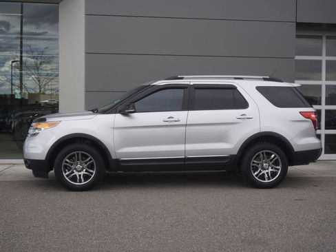 Used 2013 Ford Explorer XLT image 8