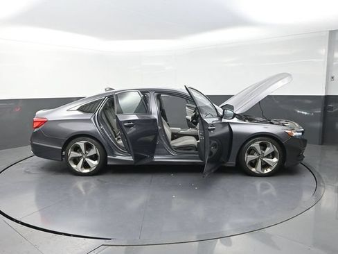 Used 2019 Honda Accord Touring image 40