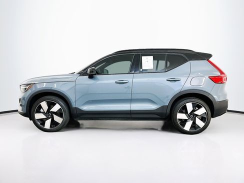 Used 2023 Volvo XC40 Recharge Plus image 4