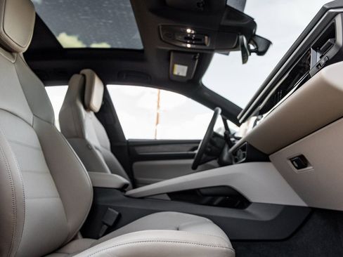 Certified 2025 Porsche Macan 4S Electric image 42