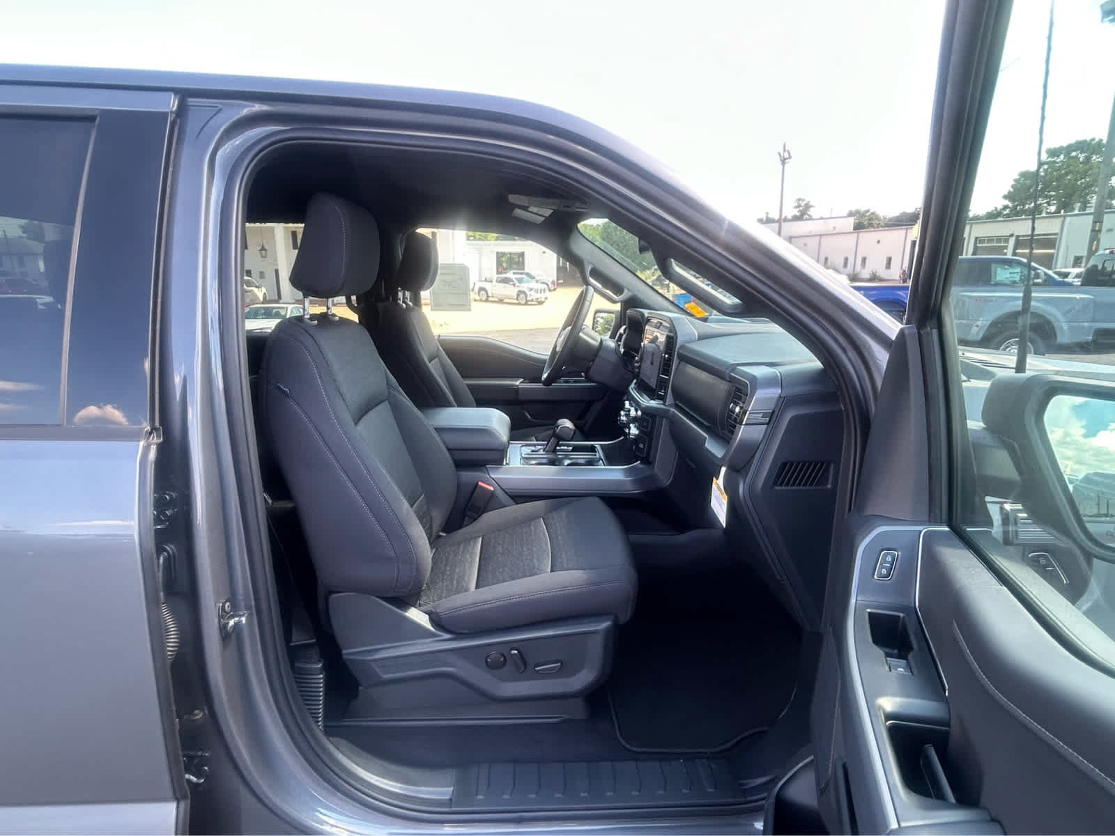 New 2026 Ford F150 XLT w/ Equipment Group 302A MID AWD/4WD image 14