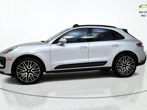 Used 2024 Porsche Macan AWD/4WD image 5