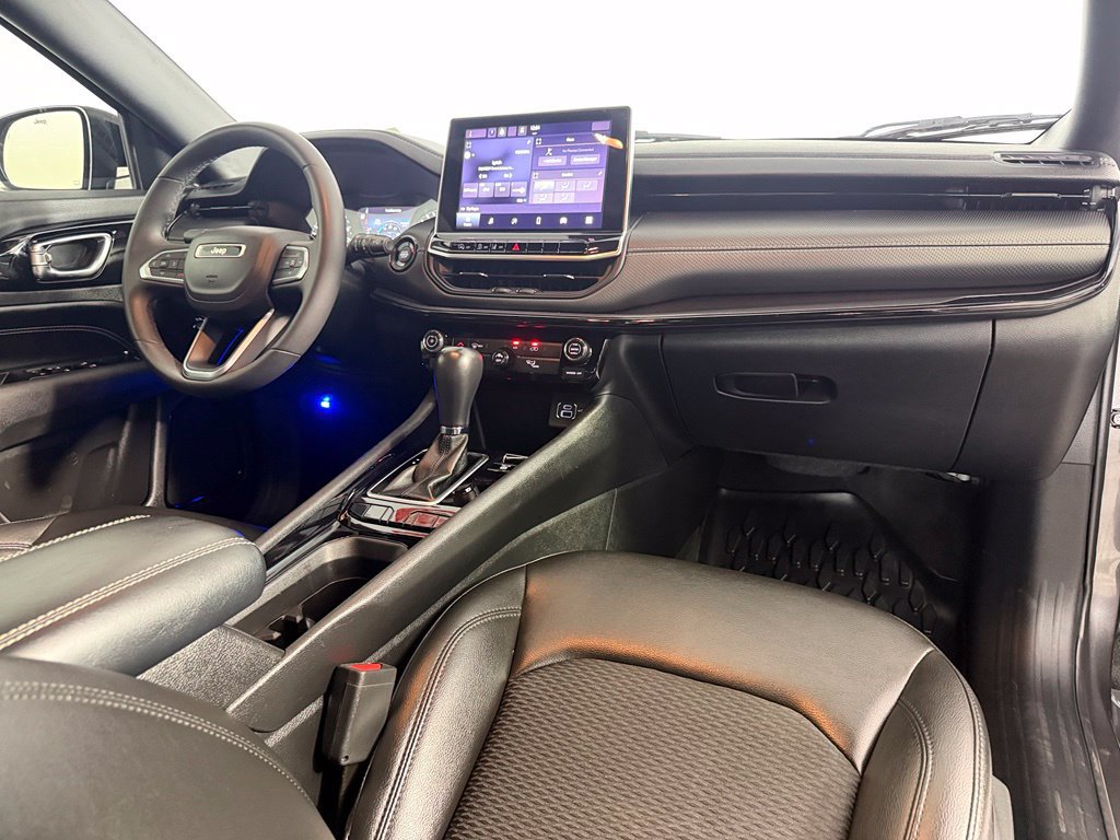 Used 2022 Jeep Compass Latitude FWD image 16