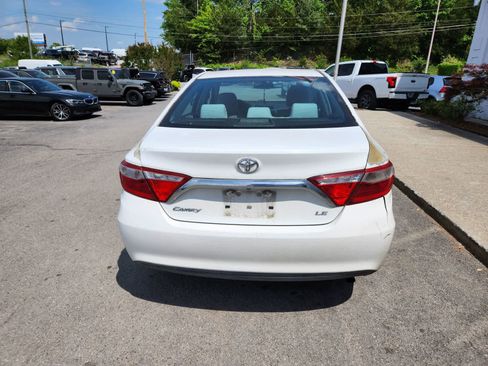 Used 2015 Toyota Camry LE FWD image 4