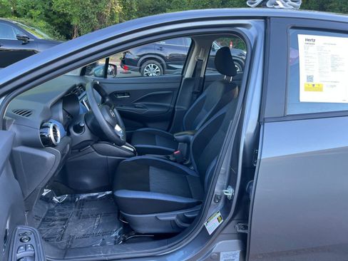 Used 2025 Nissan Versa SV FWD image 24