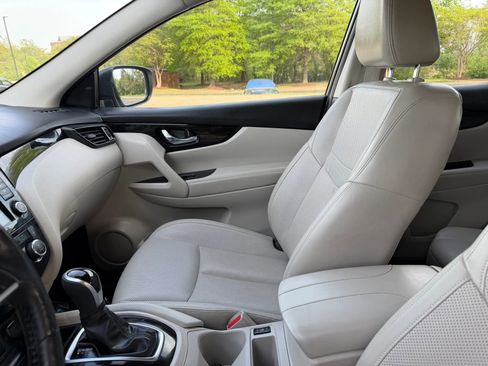 Used 2022 Nissan Rogue Sport SL image 12