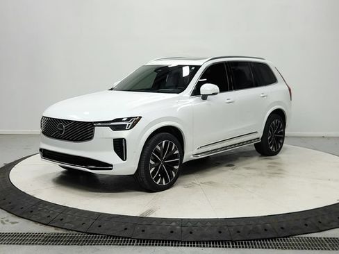 Used 2026 Volvo XC90 B6 Ultra w/ Protection Package AWD/4WD image 4