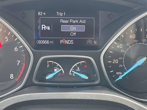 Used 2017 Ford Escape SE w/ Equipment Group 201A FWD image 27