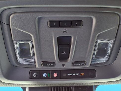 New 2026 GMC Sierra 1500 SLT image 17