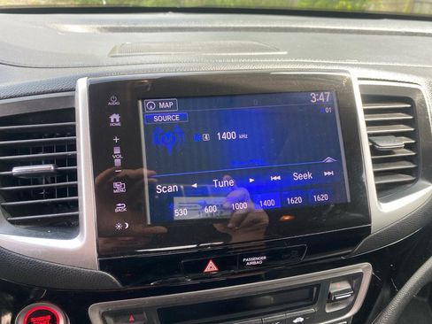 Used 2017 Honda Pilot Elite image 15