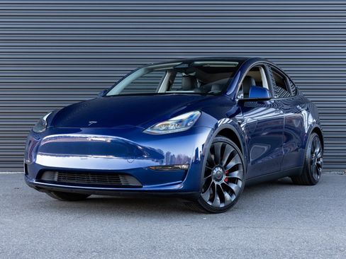 Used 2023 Tesla Model Y Performance image 1