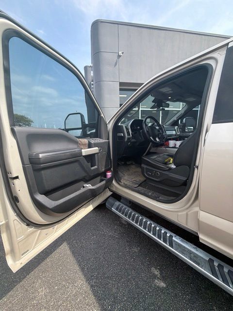 Used 2017 Ford F350 Lariat w/ Lariat Ultimate Package AWD/4WD image 17