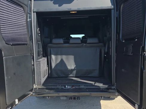 Used 2021 RAM ProMaster 2500 w/ Premium Appearance Group image 4