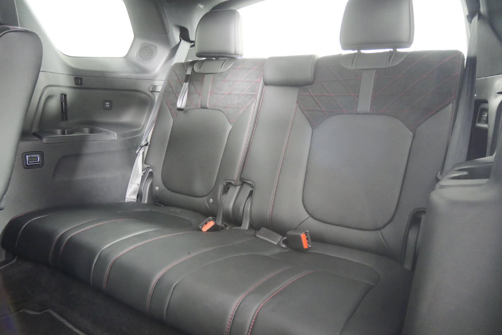 Used 2026 Honda Pilot Black Edition image 19