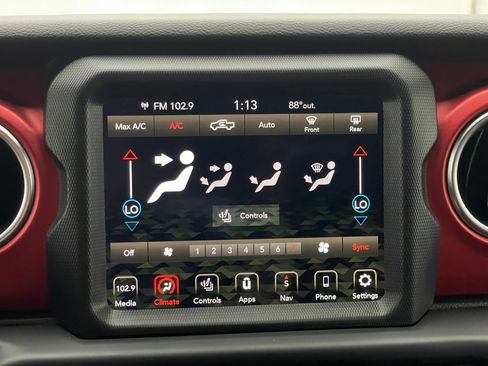 Used 2021 Jeep Gladiator Rubicon AWD/4WD image 25
