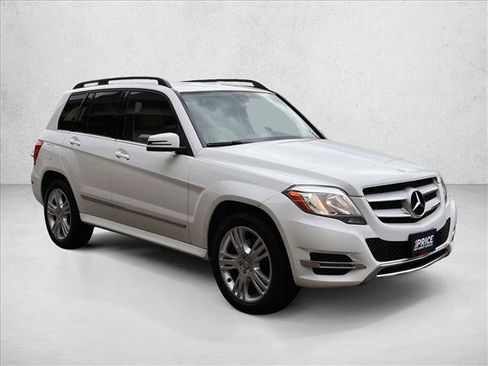 Used 2014 Mercedes-Benz GLK 250 BlueTEC 4MATIC image 4