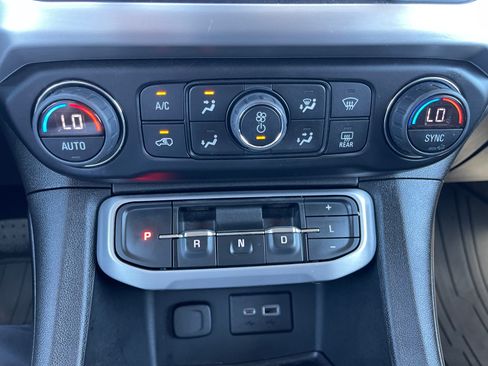 Used 2022 GMC Acadia SLE FWD image 13