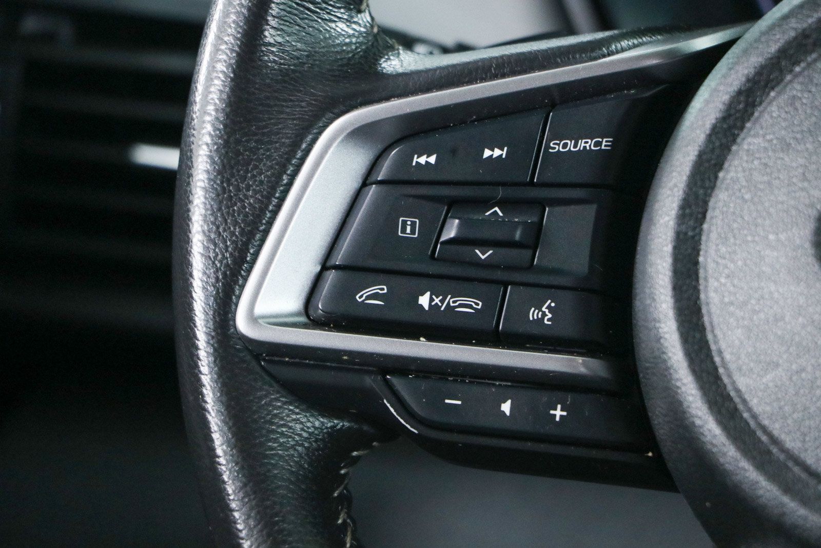 Used 2024 Subaru Outback Premium AWD/4WD image 13