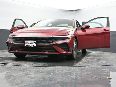 Used 2024 Hyundai Elantra SEL image 67