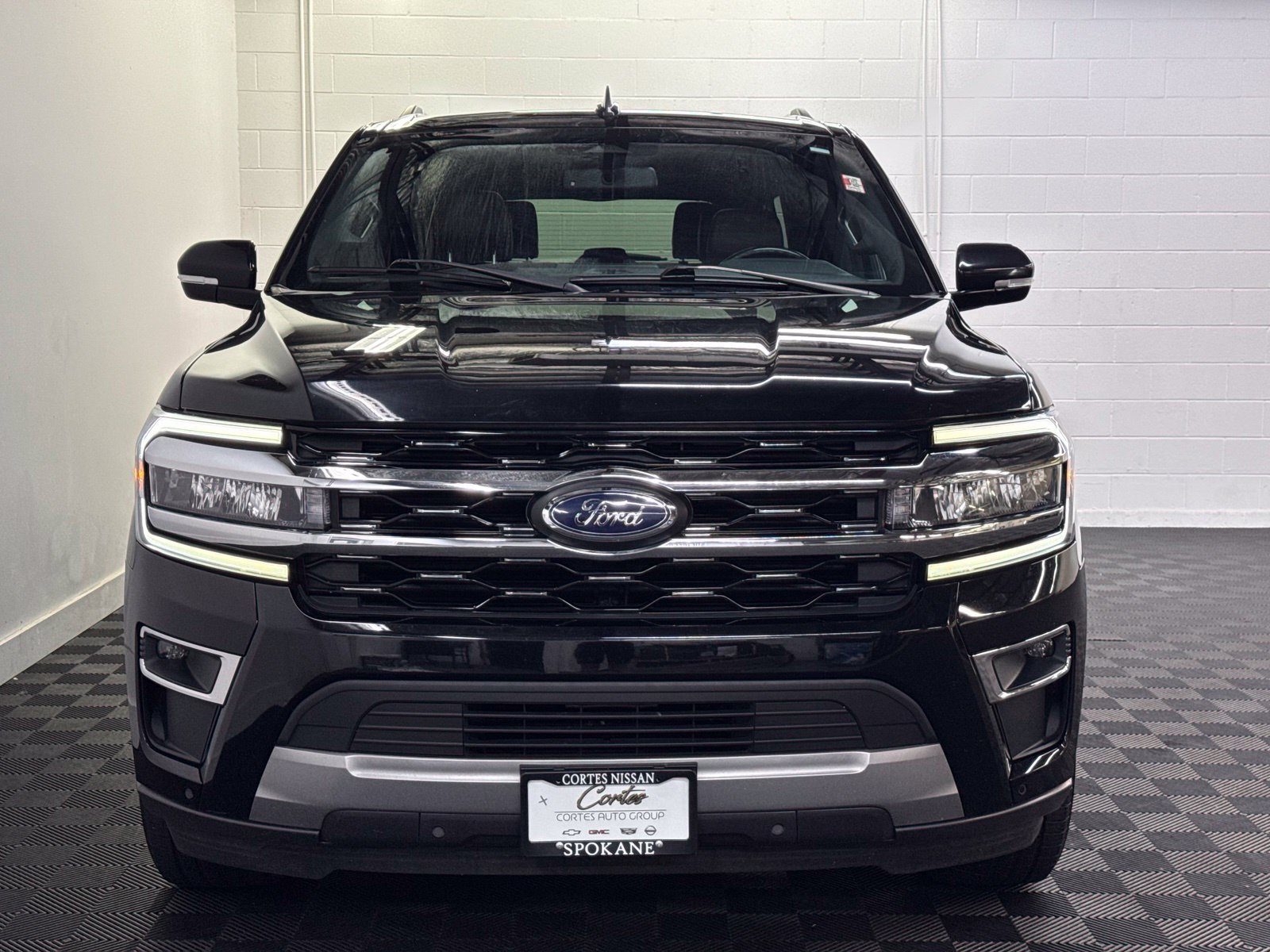 Used 2024 Ford Expedition Max Limited AWD/4WD image 5