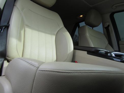 Used 2016 Mercedes-Benz GLE 350 w/ Premium Package image 22