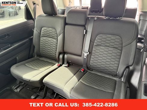 Used 2025 Nissan Pathfinder SV image 34