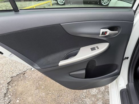 Used 2012 Toyota Corolla S FWD image 17