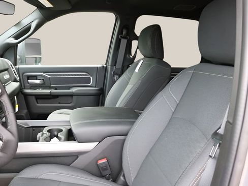 New 2026 RAM 2500 Big Horn AWD/4WD image 12