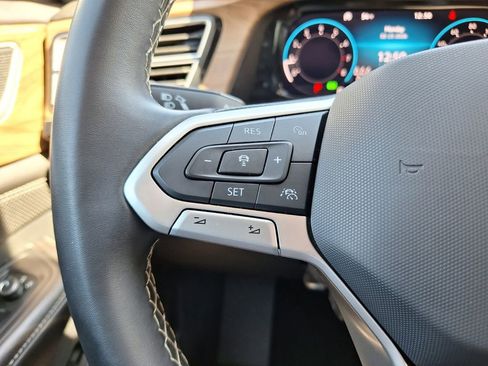 Used 2024 Volkswagen Atlas SE image 18