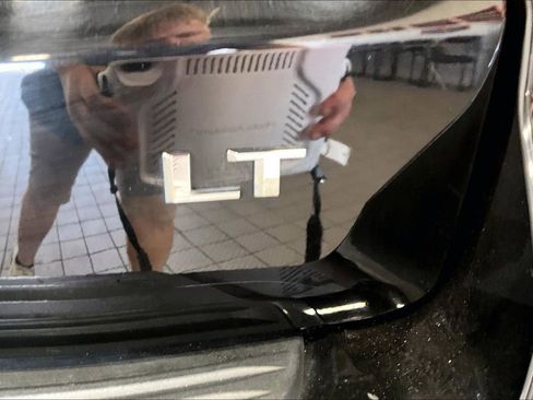 Used 2023 Chevrolet Suburban LT image 23