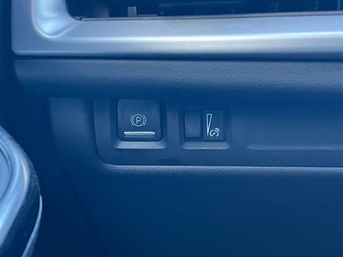 Certified 2025 Cadillac XT4 Premium Luxury image 43