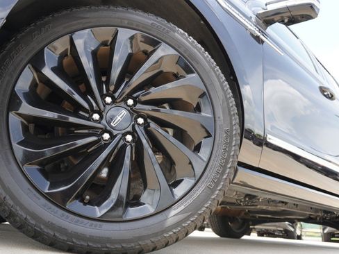 Used 2020 Lincoln Navigator Reserve w/ Equipment Group 208A Reserve AWD/4WD image 10