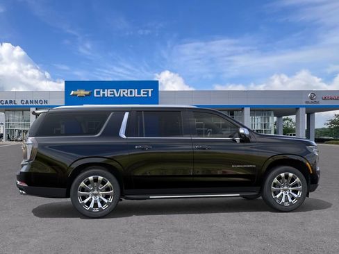 New 2026 Chevrolet Suburban Premier image 5