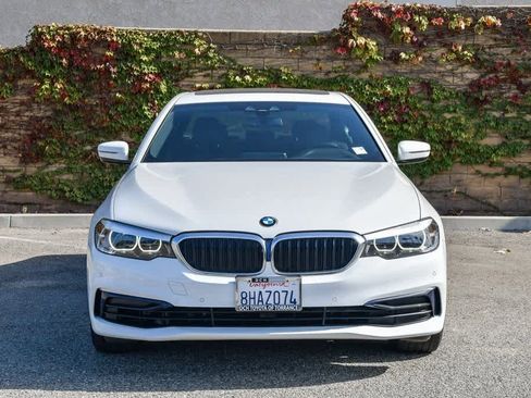 Used 2019 BMW 530e w/ Convenience Package image 2