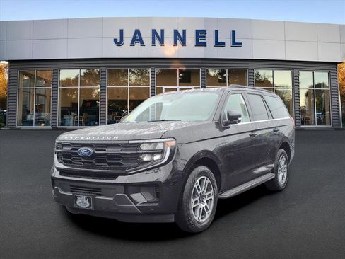 New 2026 Ford Expedition Active image 1