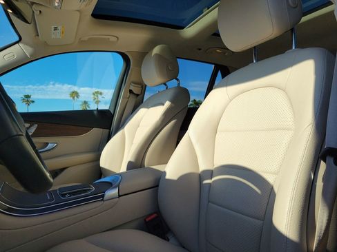 Certified 2022 Mercedes-Benz GLC 300 4MATIC image 27