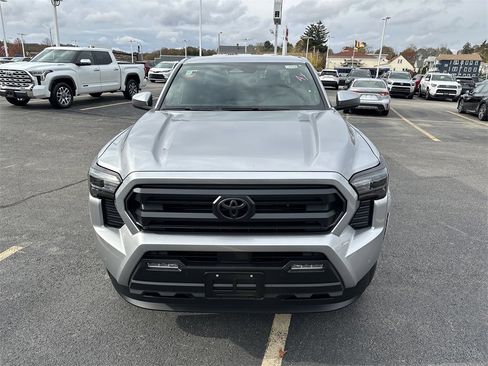 New 2025 Toyota Tacoma SR5 image 5