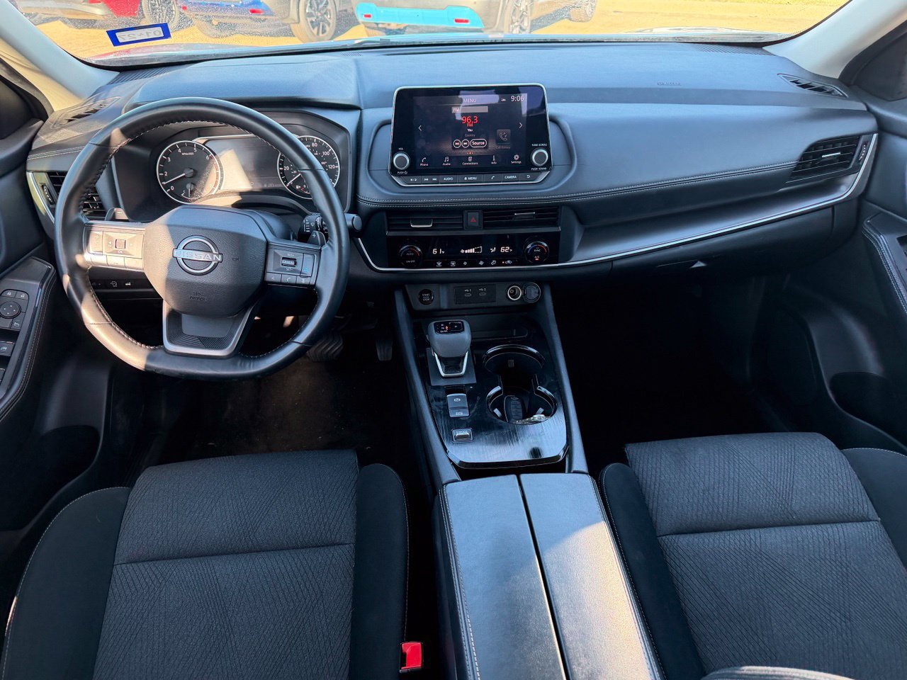 Certified 2025 Nissan Rogue SV FWD image 9