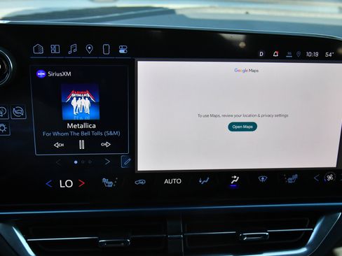 Used 2024 Chevrolet Equinox EV LT w/ LPO, Trailering Package image 29